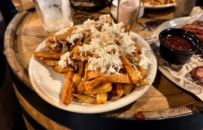 The GOAT Sports Bar – photo 3