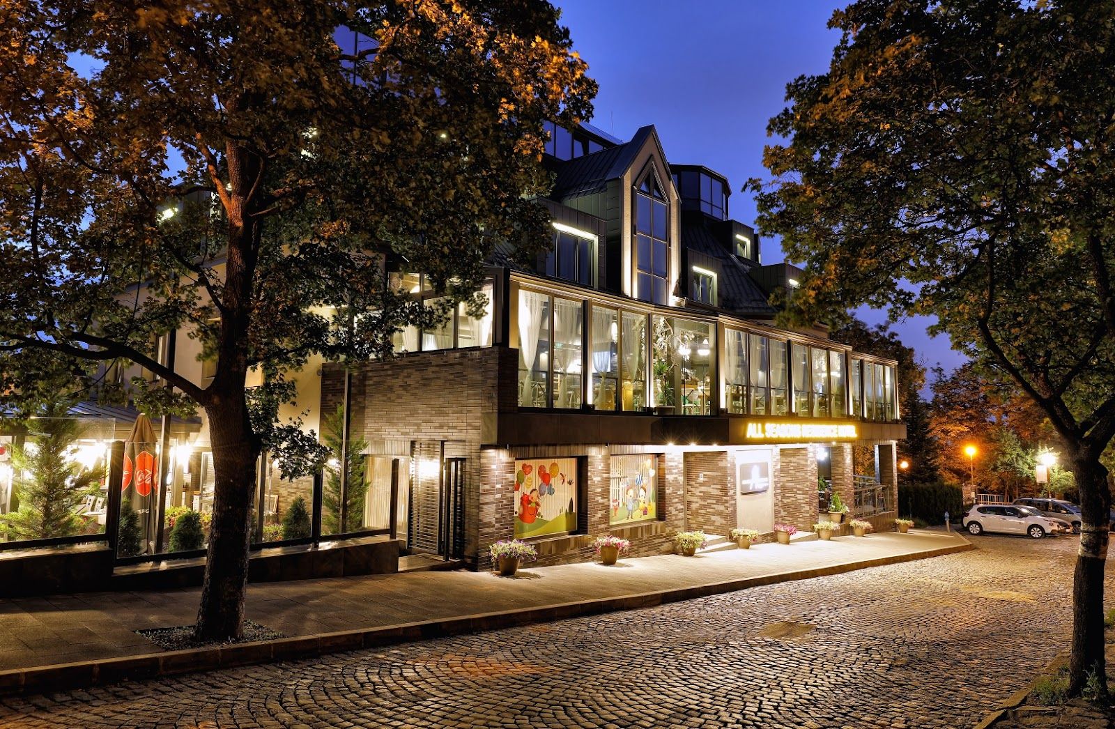 All Seasons Residence Hotel – снимка 1
