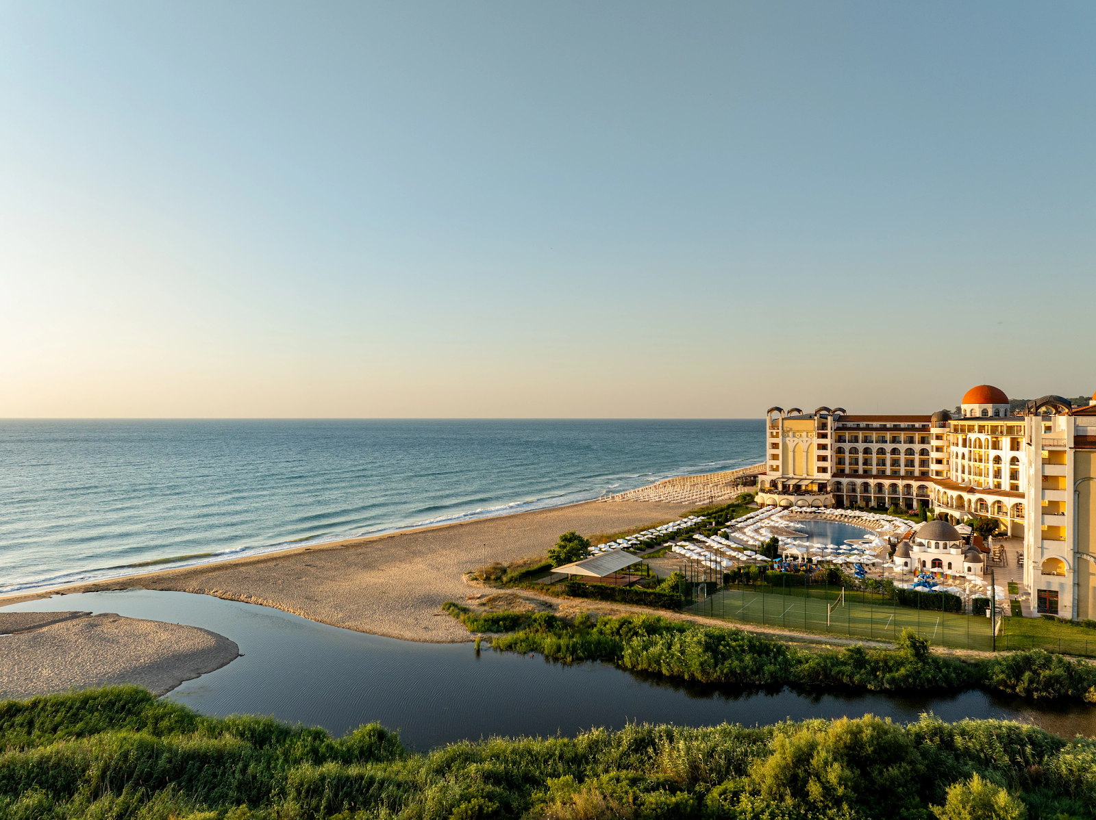 Alua Helios Bay – снимка 1