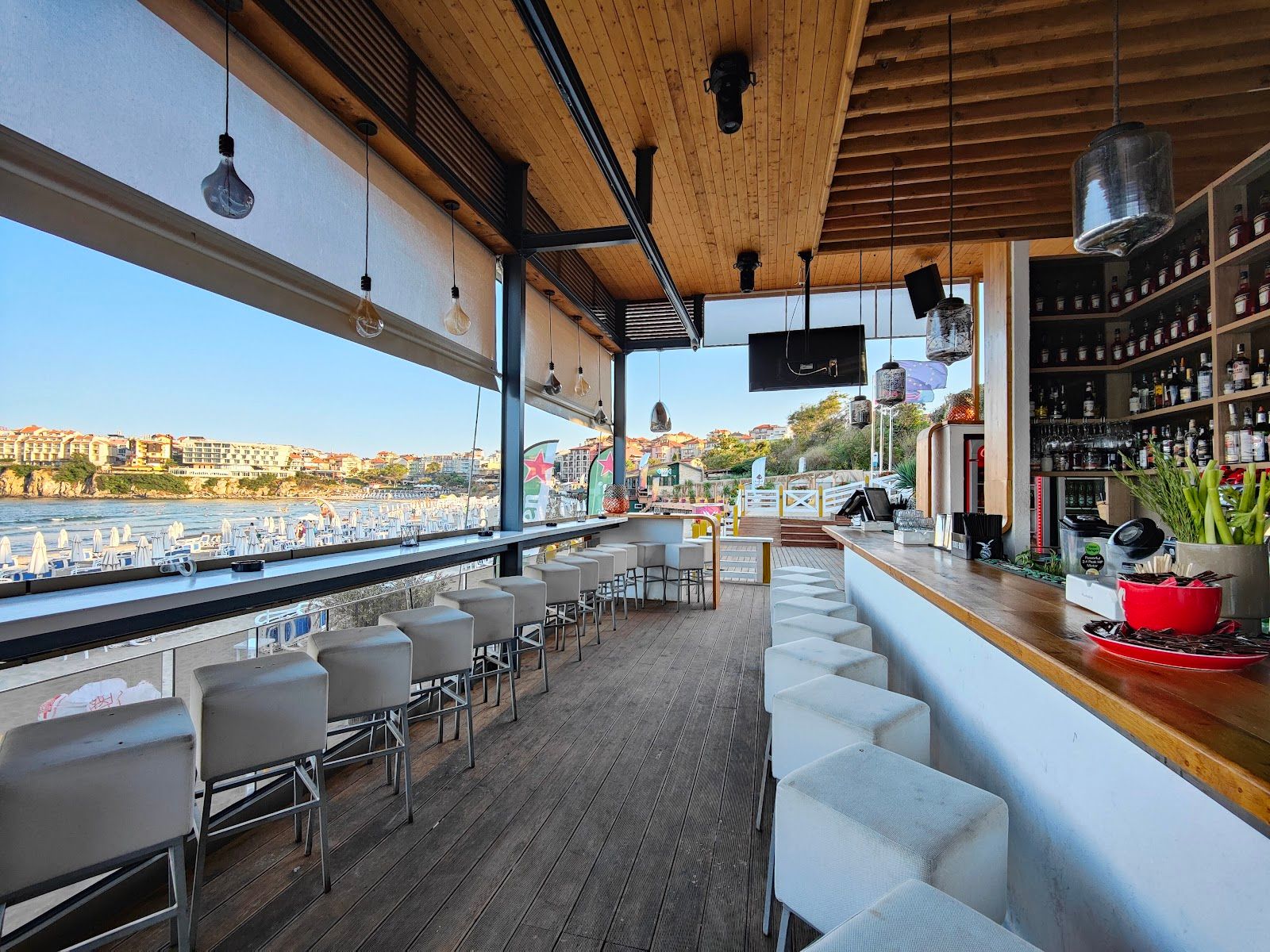 Elvis Beach Bar – photo 1