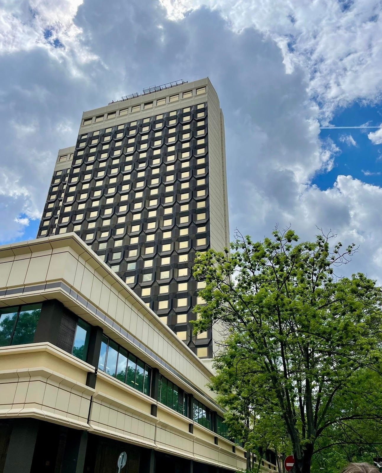 Astoria Grand Hotel – снимка 1