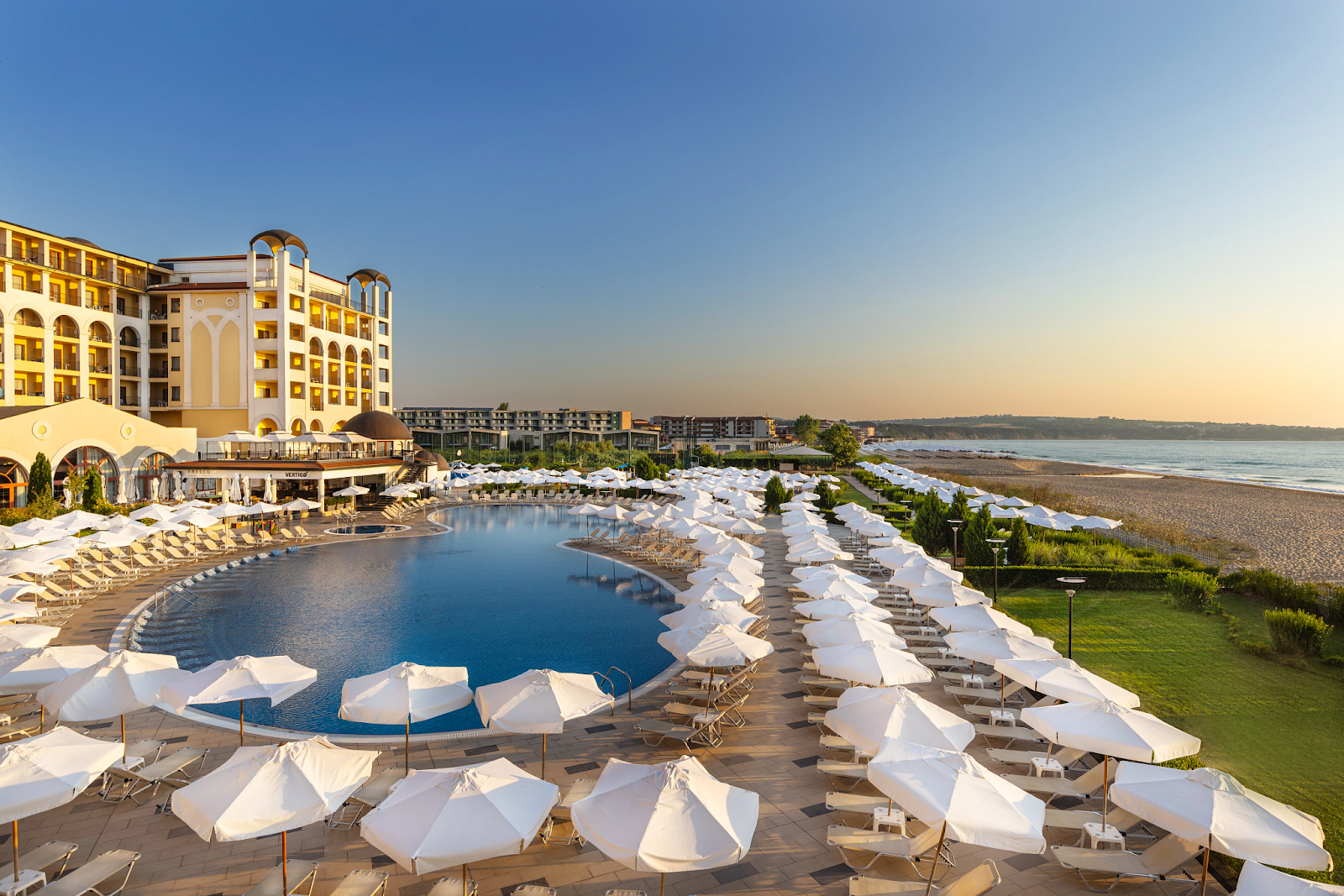 Alua Helios Bay – снимка 4