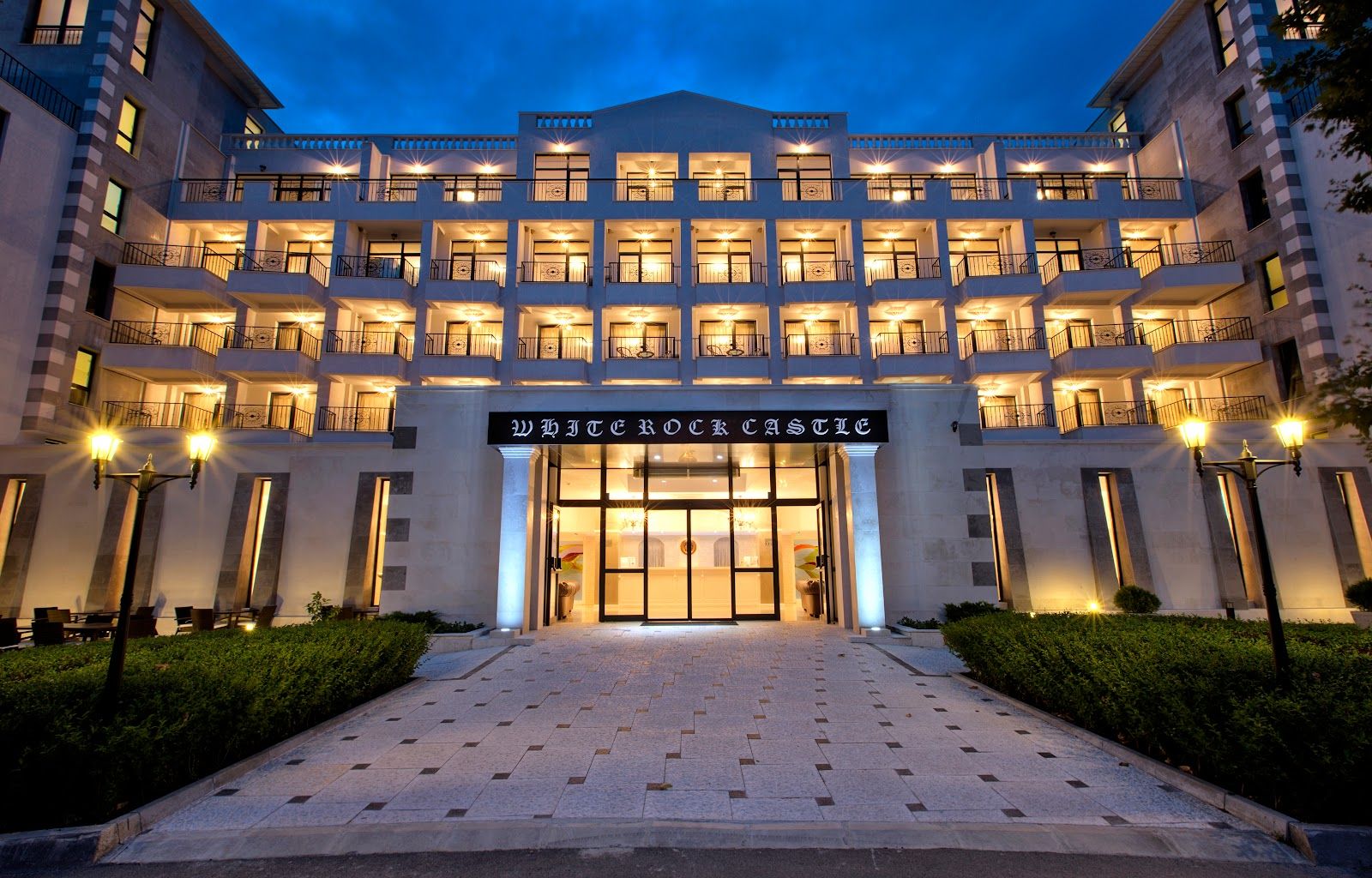 White Rock Castle Suite Hotel & Spa – photo 1