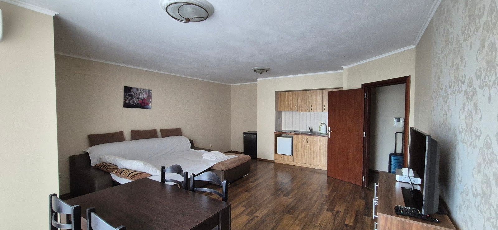 Rose Gardens Apart Hotel – снимка 2