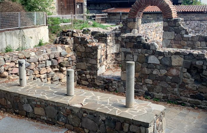 Arch of the ancient city of Apollonia – photo 3