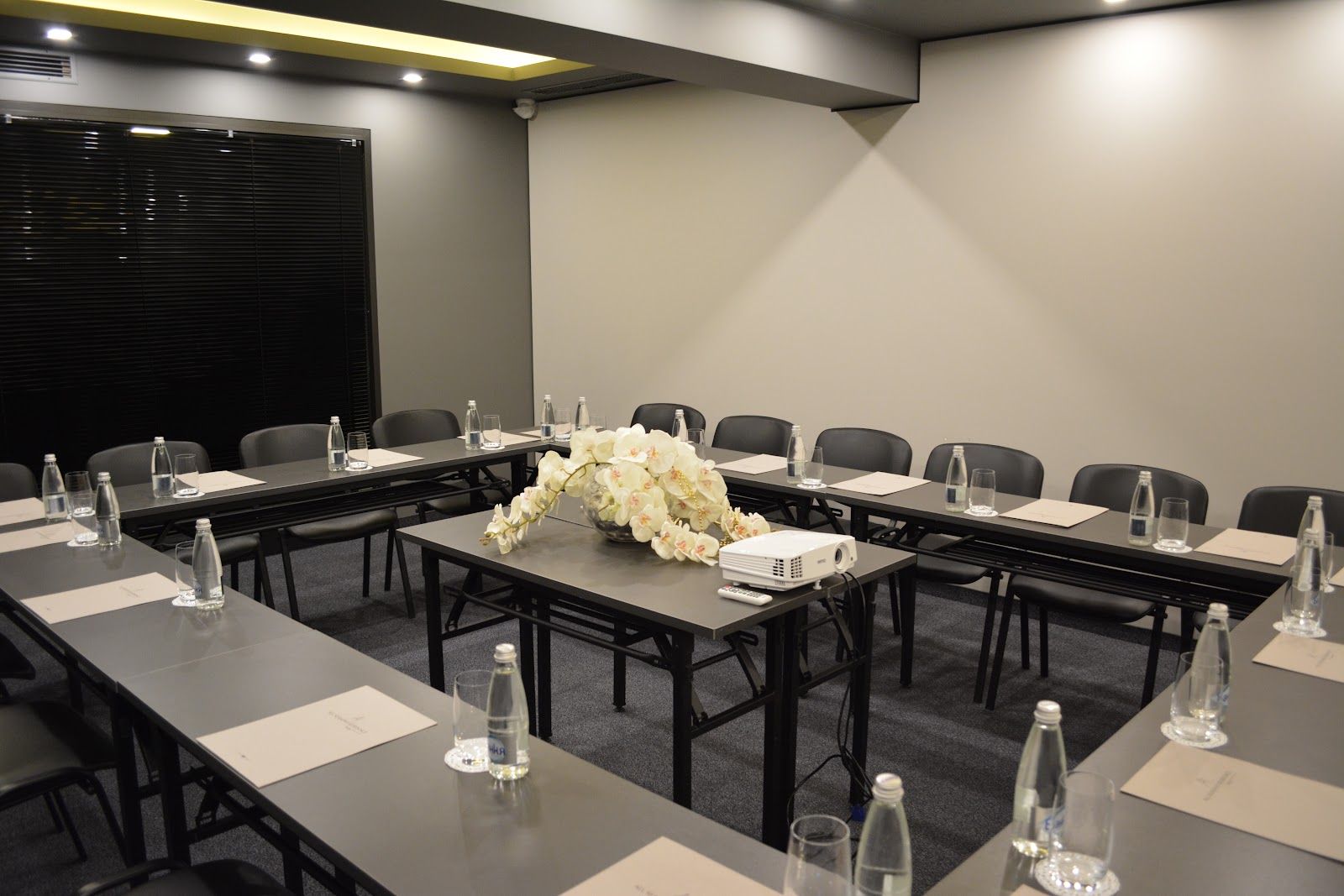 All Seasons Residence Hotel – снимка 5