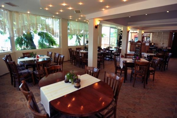 Oasis Hotel – photo 5