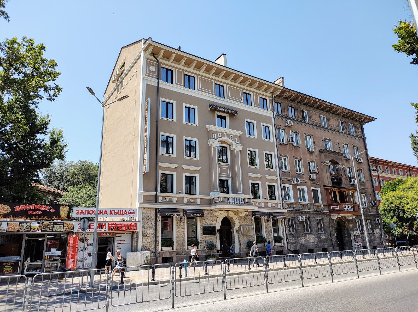 Hotel Antique – снимка 1