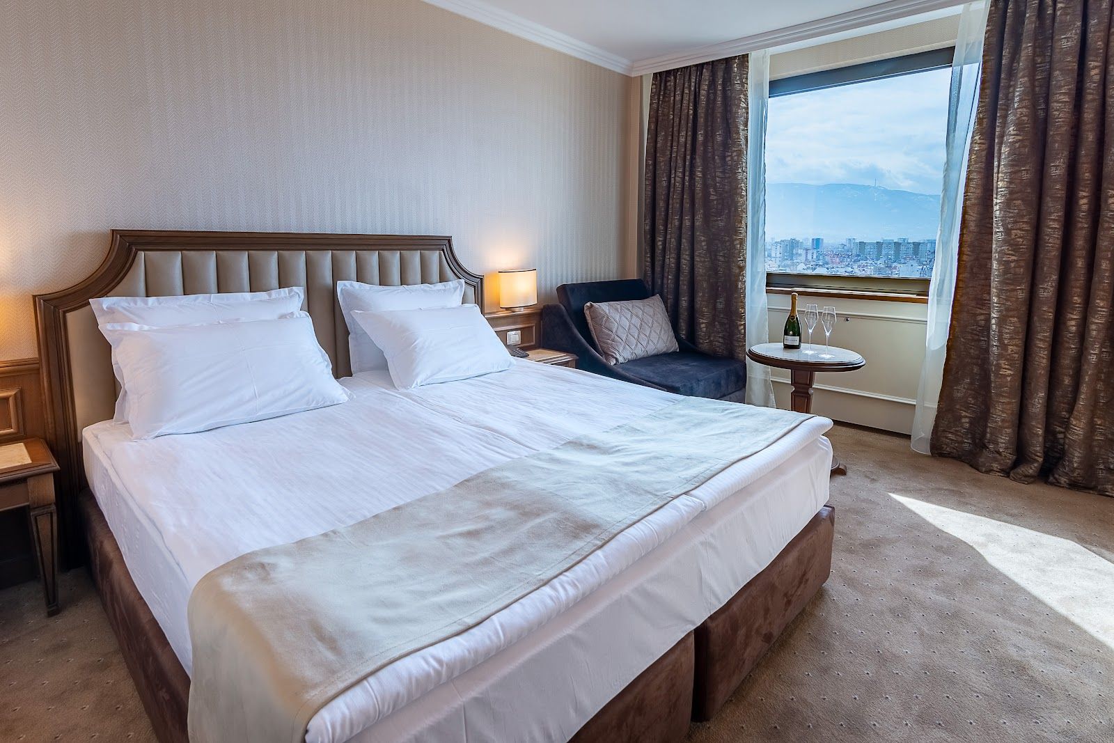 Astoria Grand Hotel – снимка 2