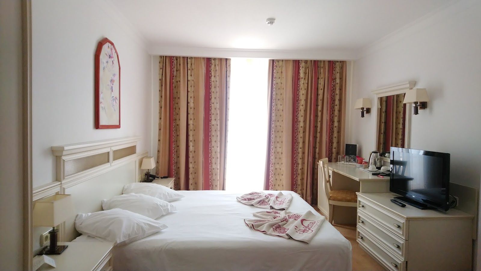 Helena VIP Villas and Suites – снимка 2