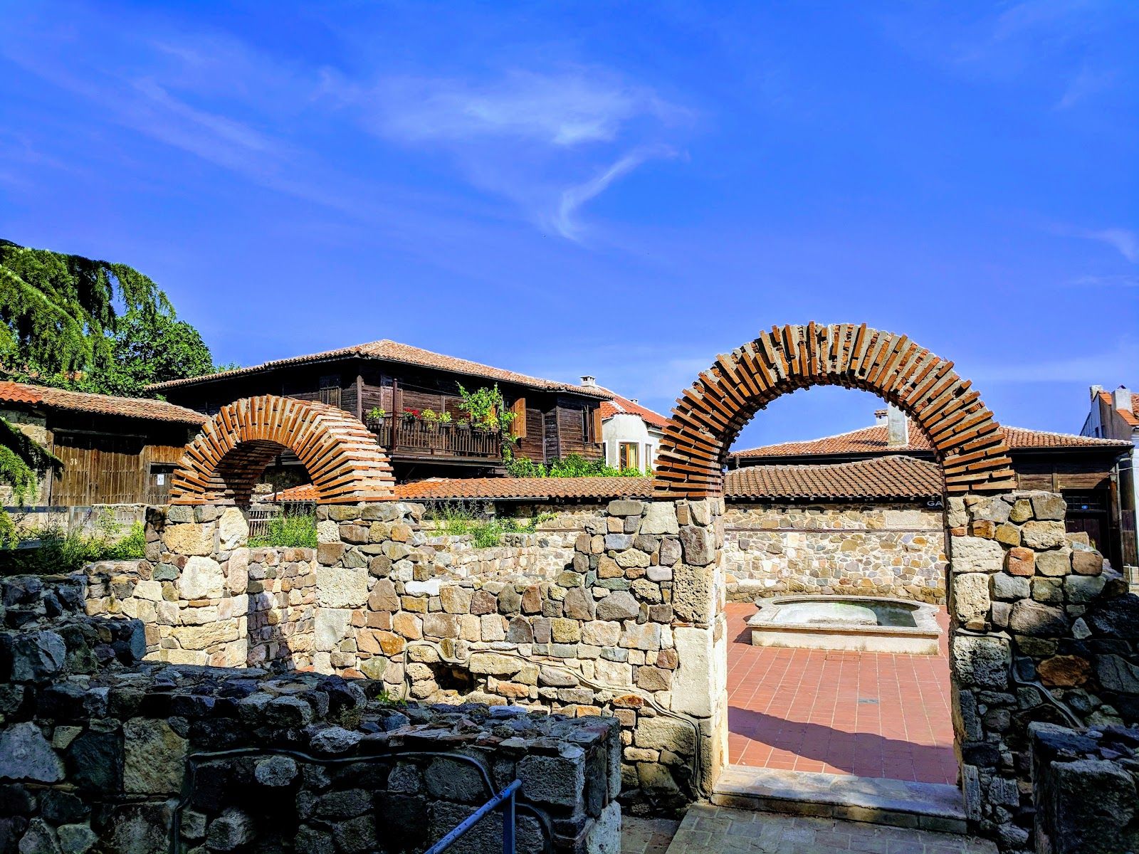 Arch of the ancient city of Apollonia – photo 2