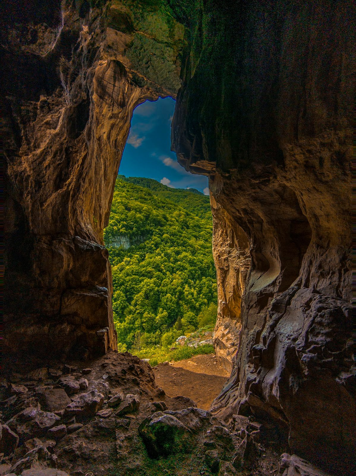 “Vrazhite Dupki” rock massif