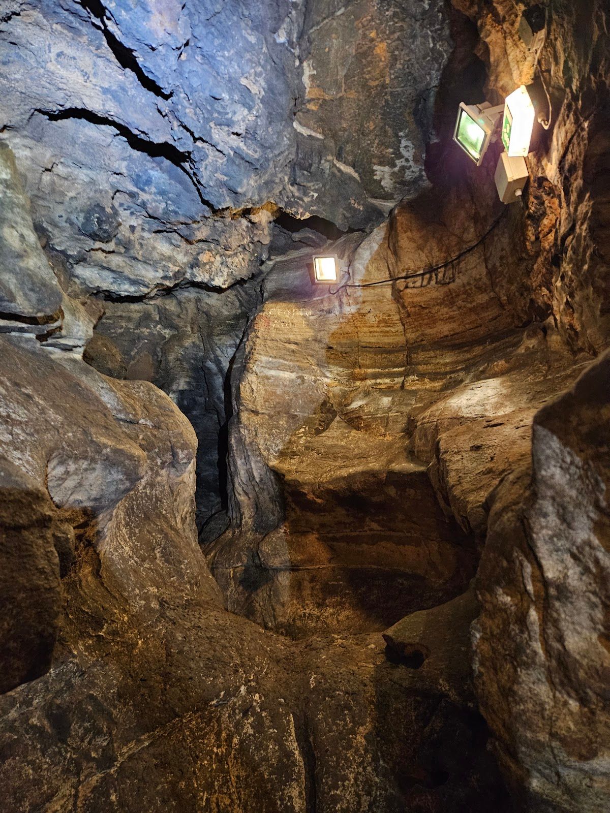 Sharenka Cave