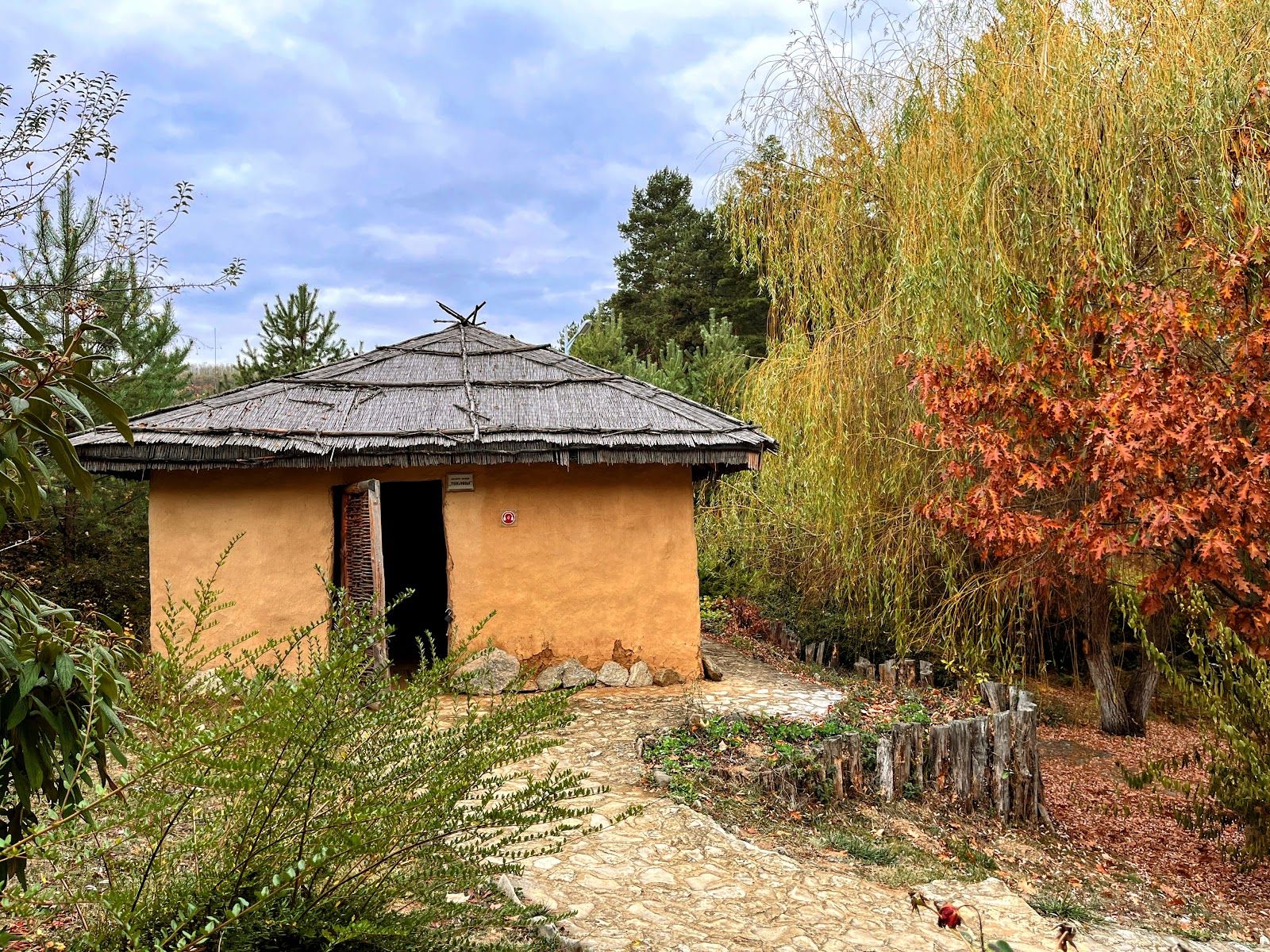 Archaeological Park "Topolnitsa"