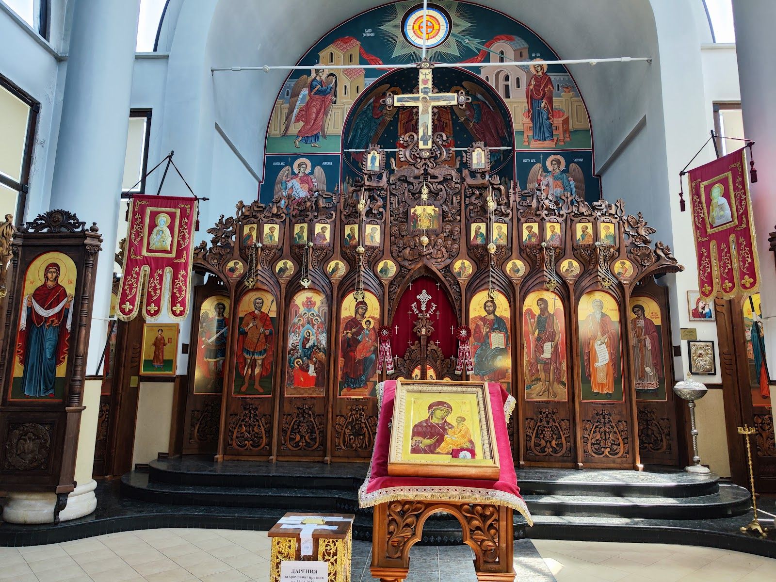Храм „Успение на Пресвета Богородица“ – снимка 2