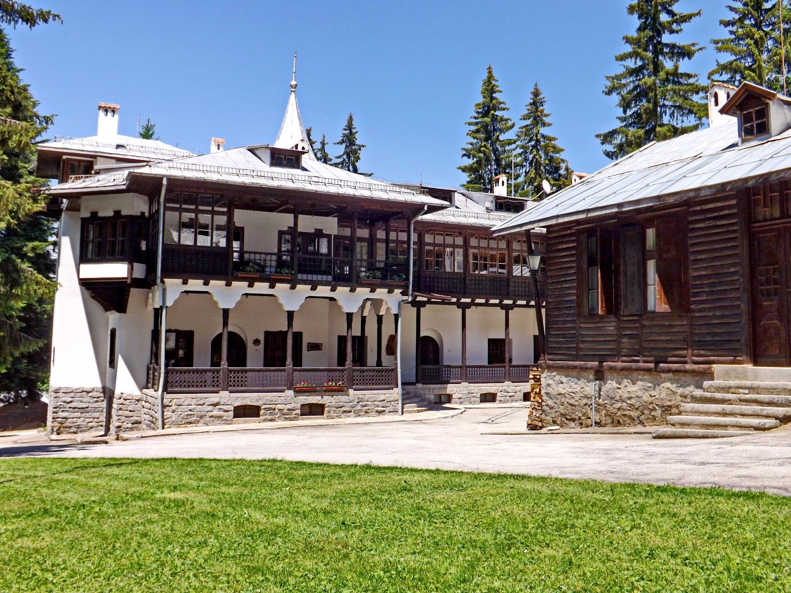 Tsarska Bistritsa Palace