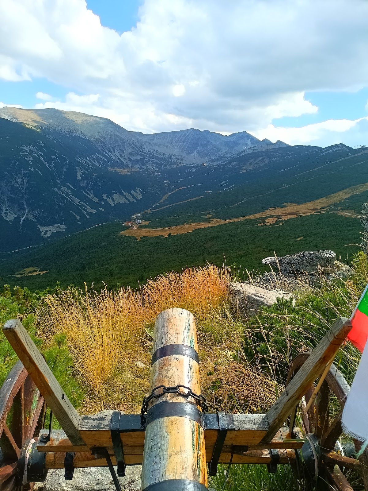 Yastrebets Hut – photo 4