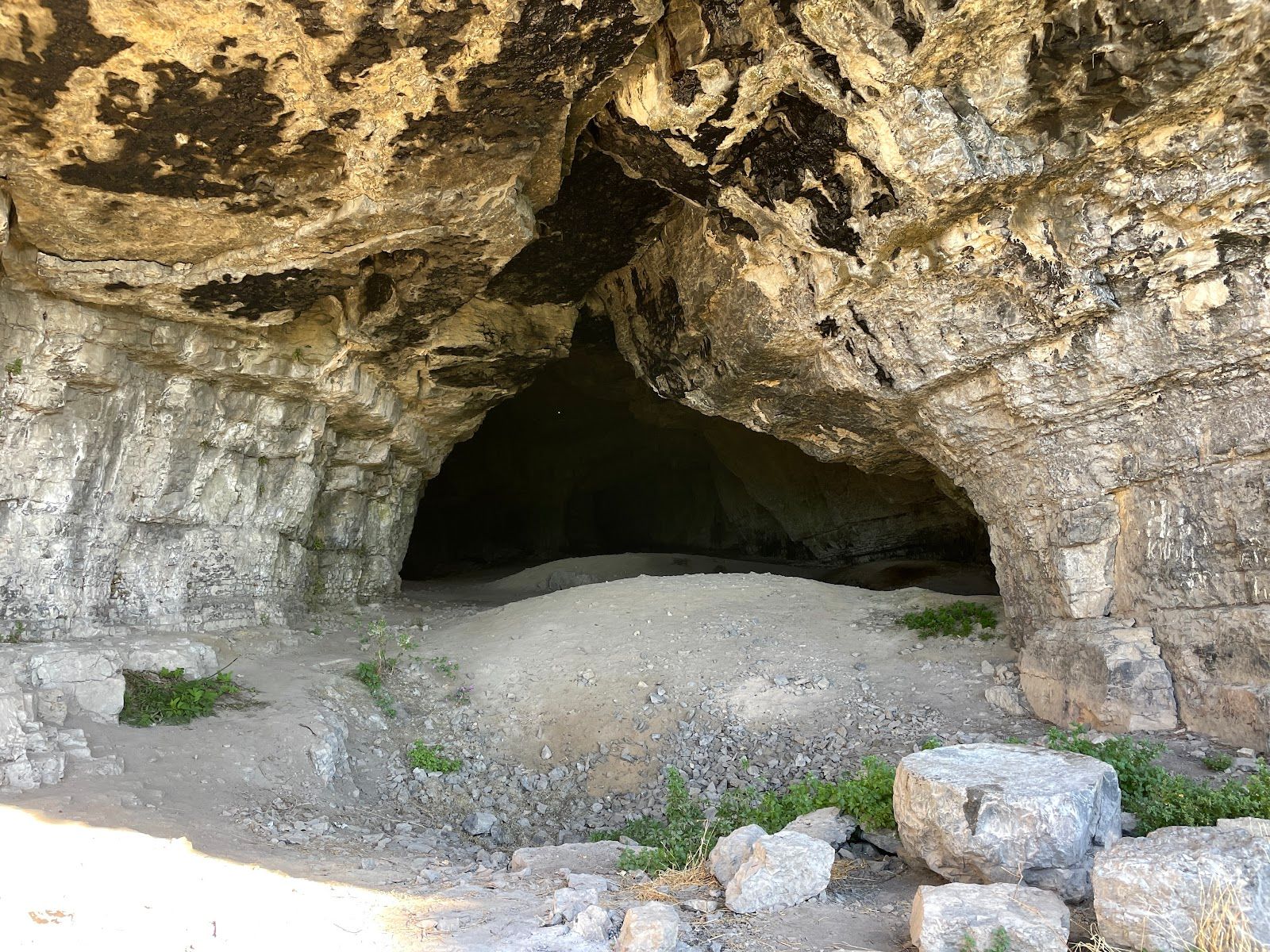 Ruzhishka Cave