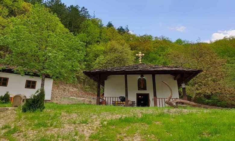 Oreshak village